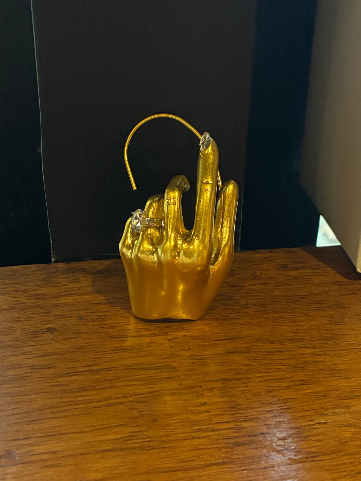 Hand held Earcuff
