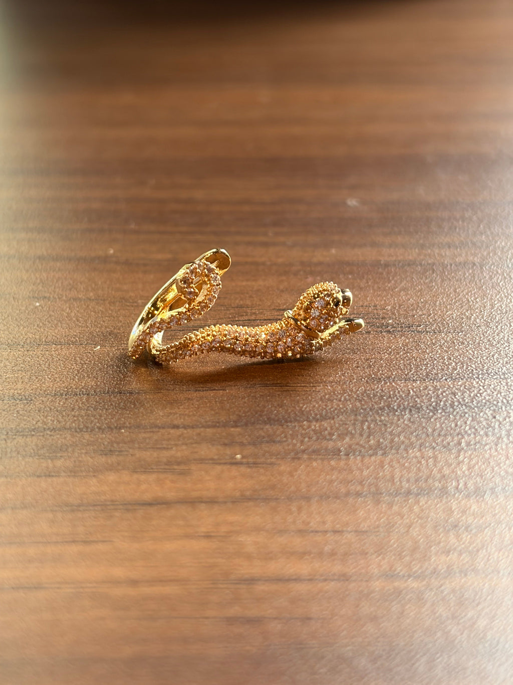 Sleek Jaguar Earcuff
