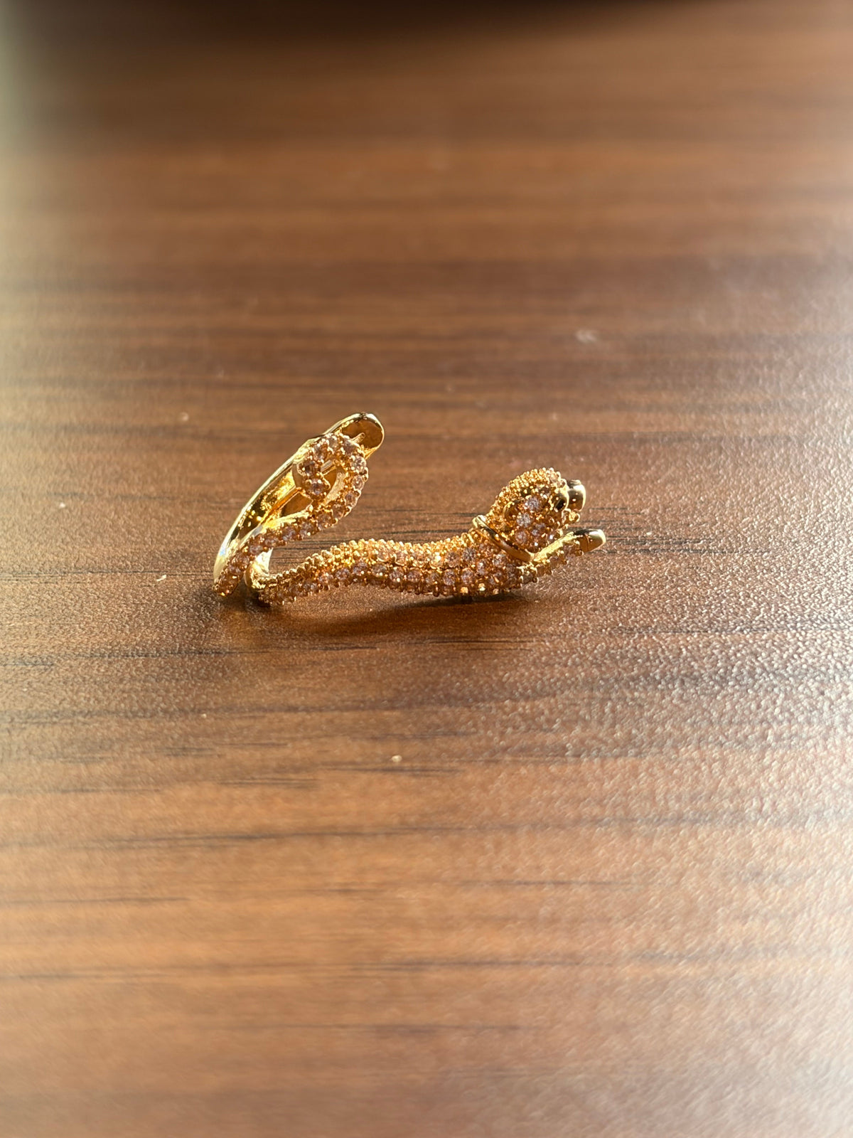 Sleek Jaguar Earcuff