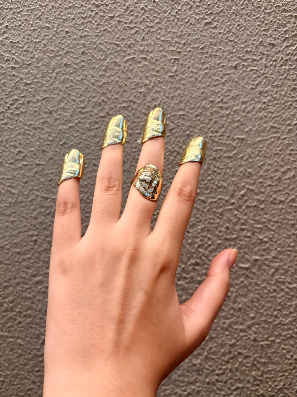 Rustic Knuckle Dot