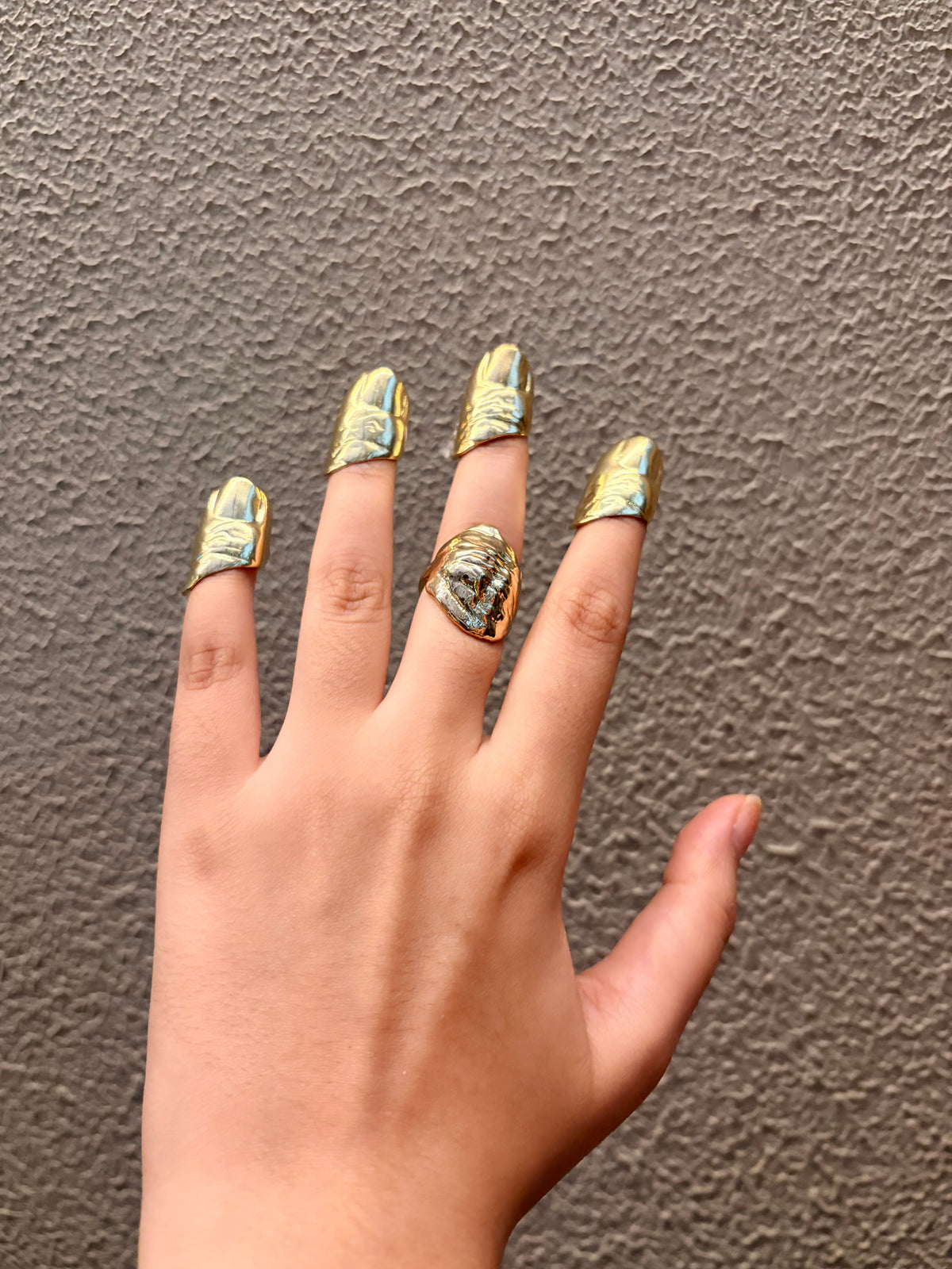 Rustic Knuckle Dot