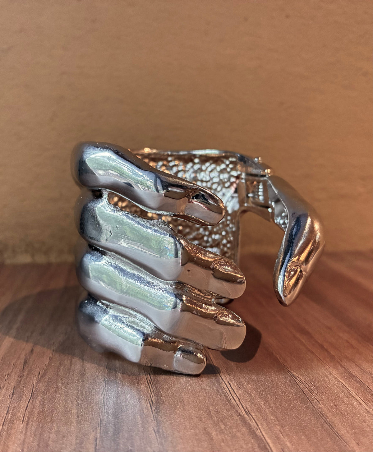 Hand Held Armcuff Silver Gloss
