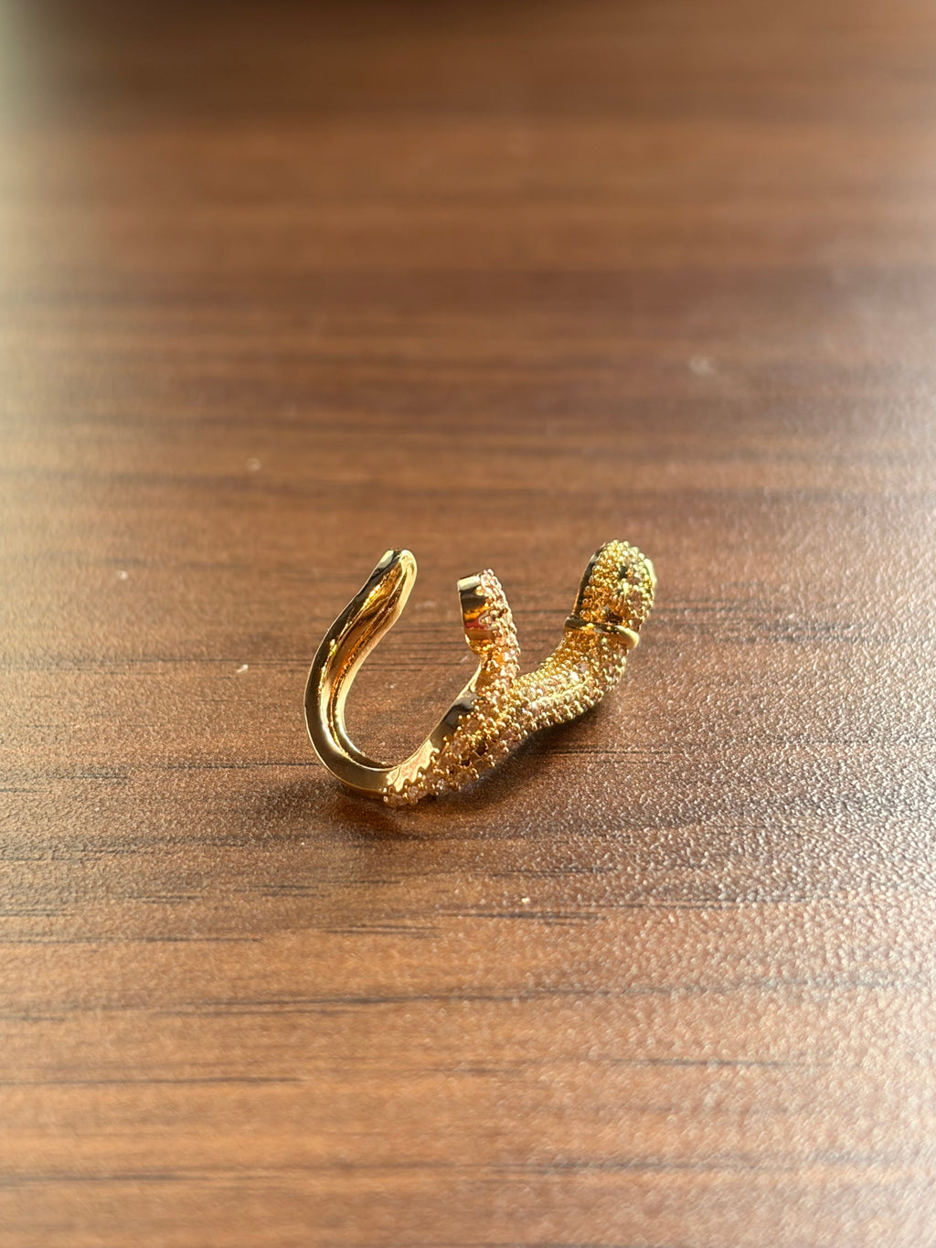 Sleek Jaguar Earcuff